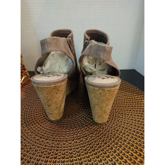 Fergalicious Rasta Wedge Heels Size 9.5M NWOB - Picture 6 of 7